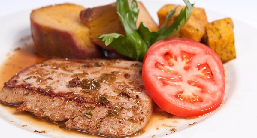 Bife de Atum - 17 Dishes You Absolutely Must Try During Your Vacation in Madeira Island